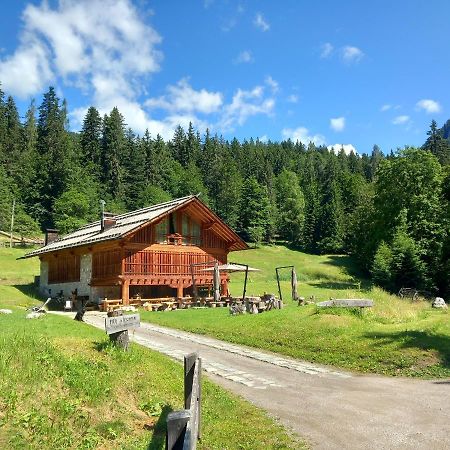 Pra De La Casa Bed & Breakfast Madonna di Campiglio Bagian luar foto