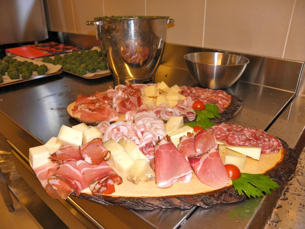 Pra De La Casa Bed & Breakfast Madonna di Campiglio Bagian luar foto